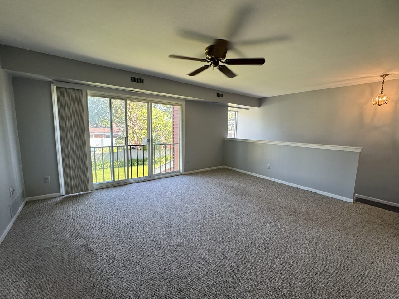 307 Sunset Ln - Photo 3 of 9