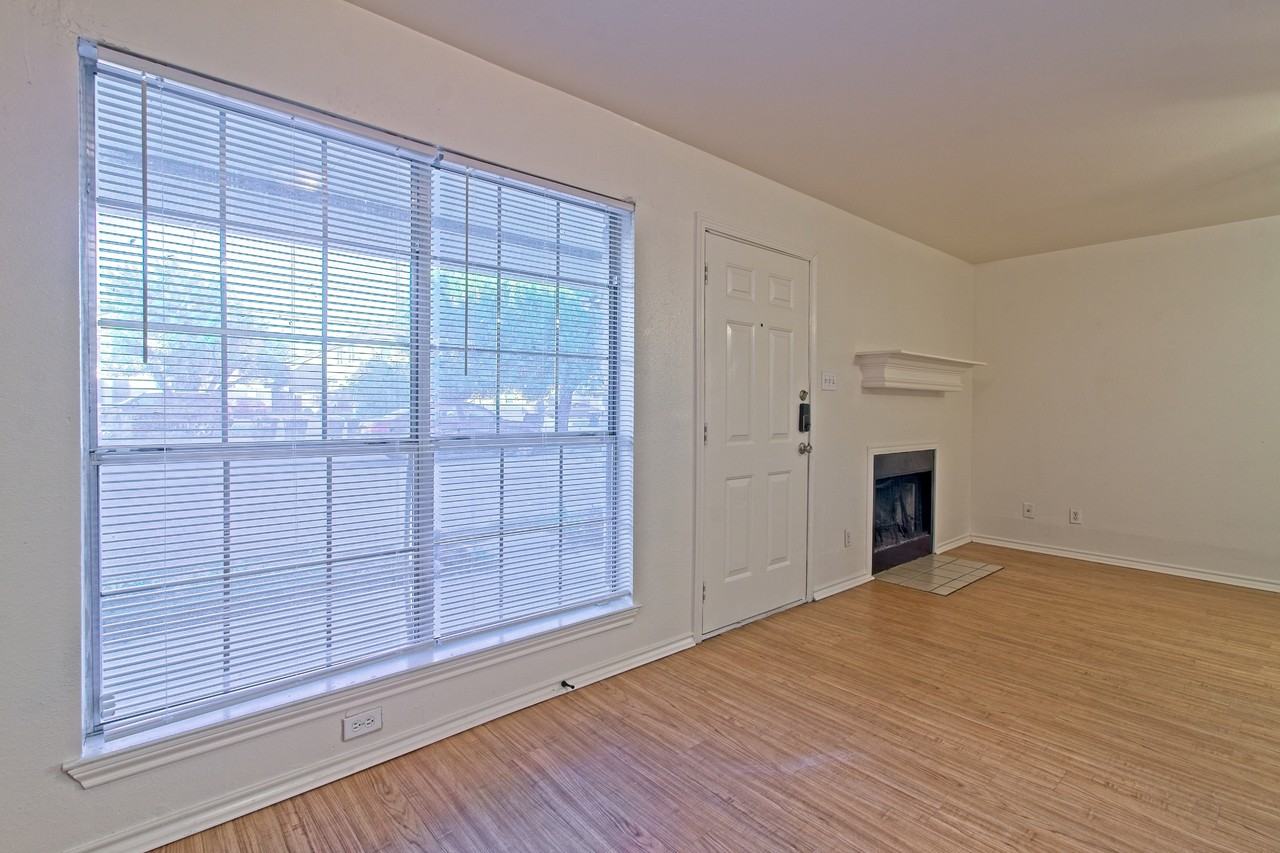 2211 Creekside Ln - Photo 5 of 31