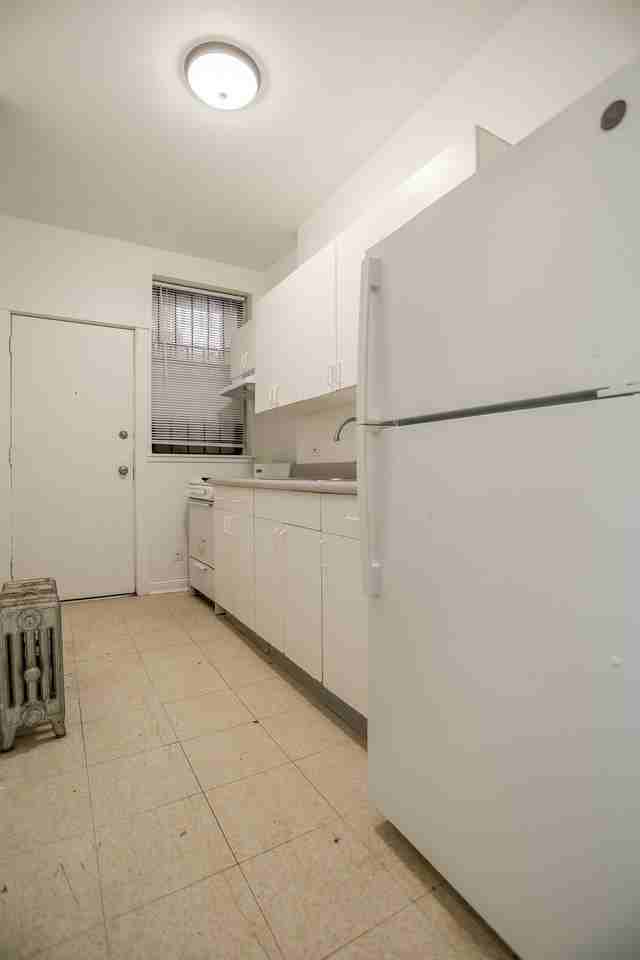 1220 W Gunnison St #3E - Photo 5 of 9