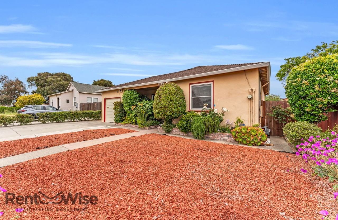 712 S 45th St - Photo 2 of 35