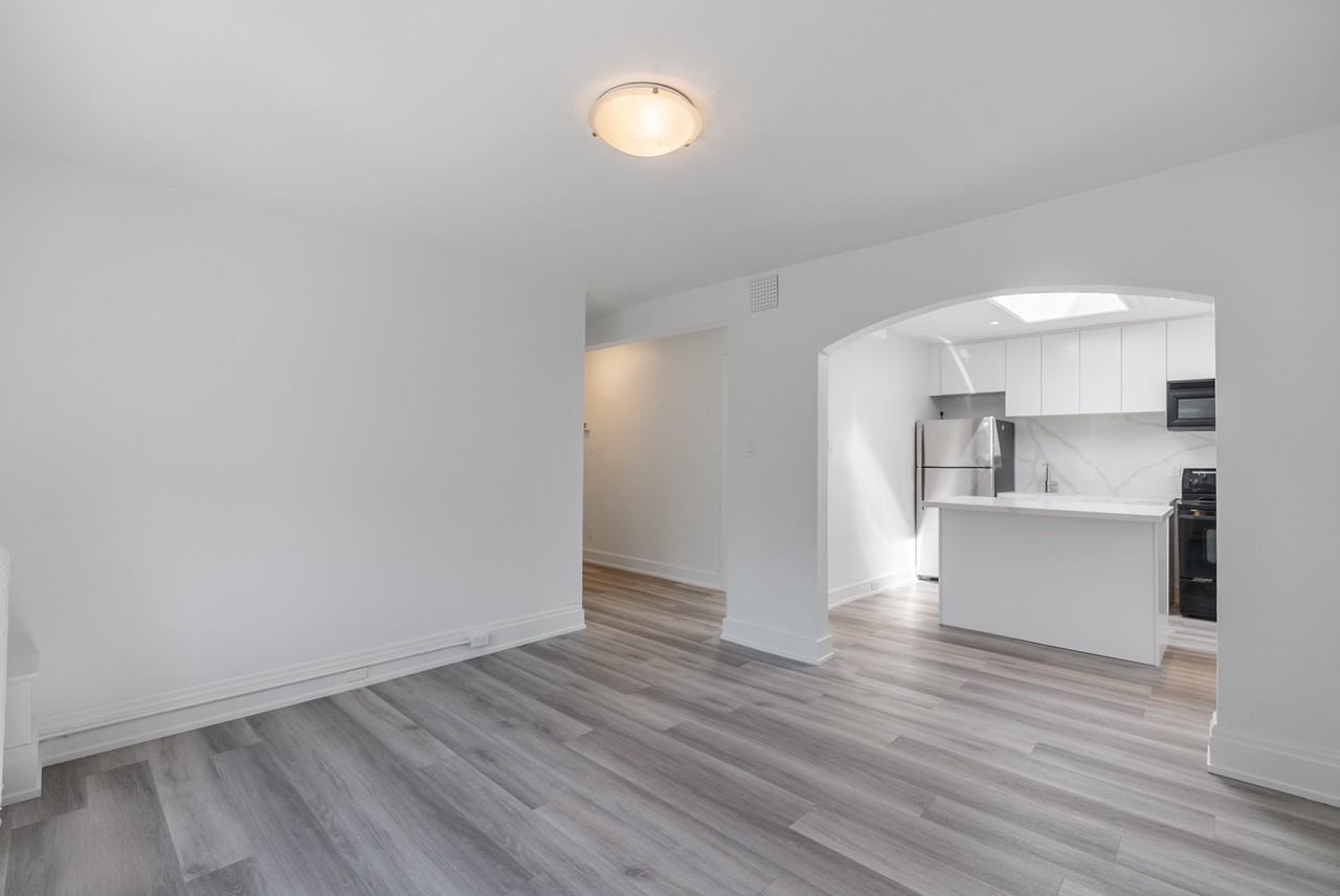 469 Eglinton Ave W - Photo 2 of 15