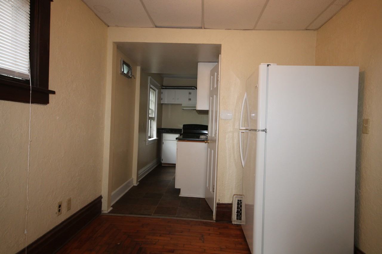 817 W Vine St - Photo 2 of 5