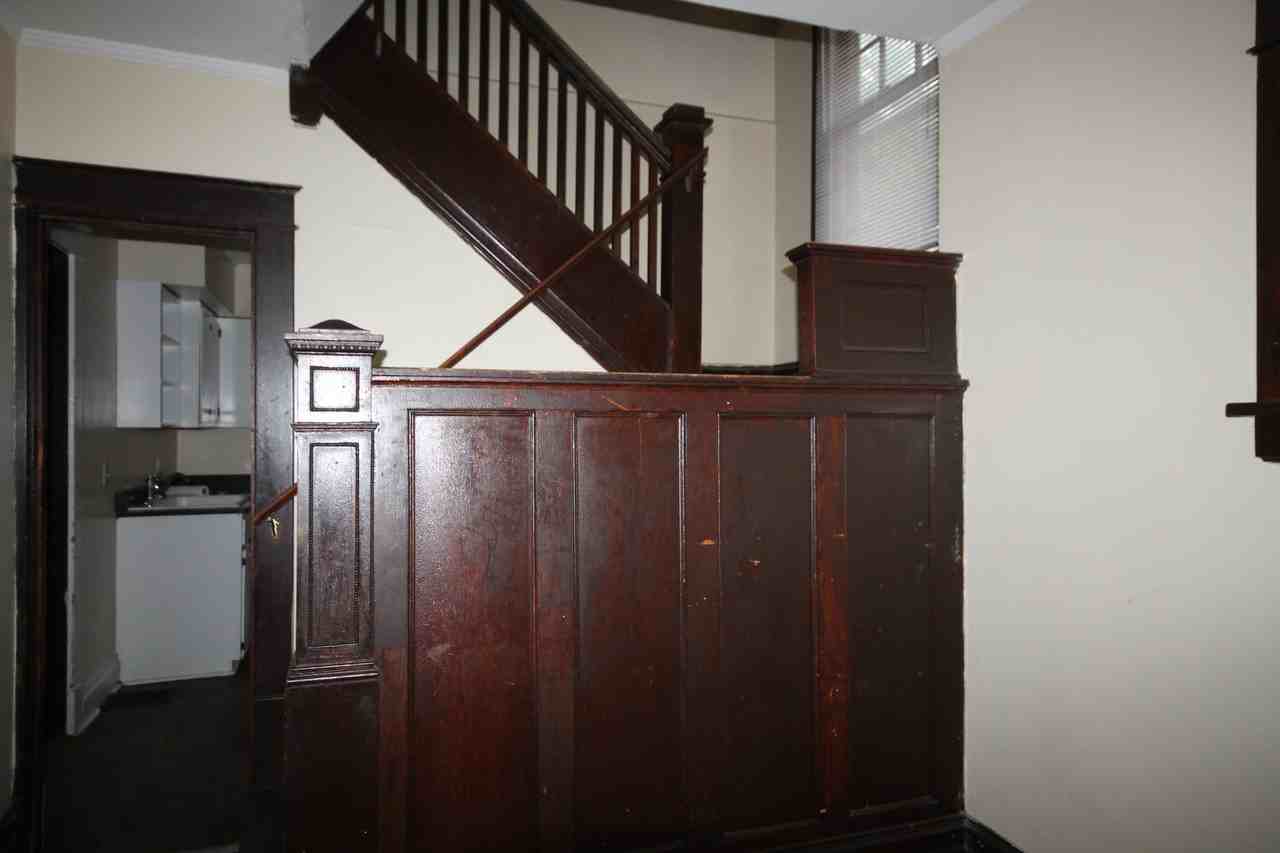 817 W Vine St - Photo 3 of 5