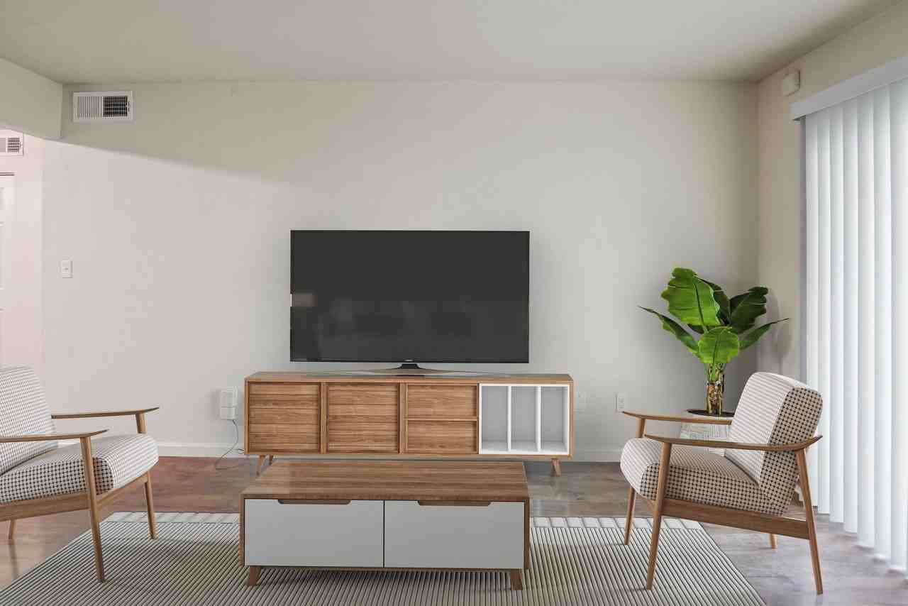 Westport Crossing Apartments - Photo 2 of 50