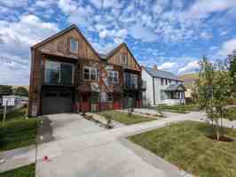 featured image of 824 812/820/822/824 Palmer St