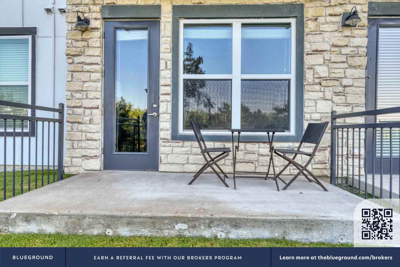 5005 East Parmer Lane - Photo 5 of 113