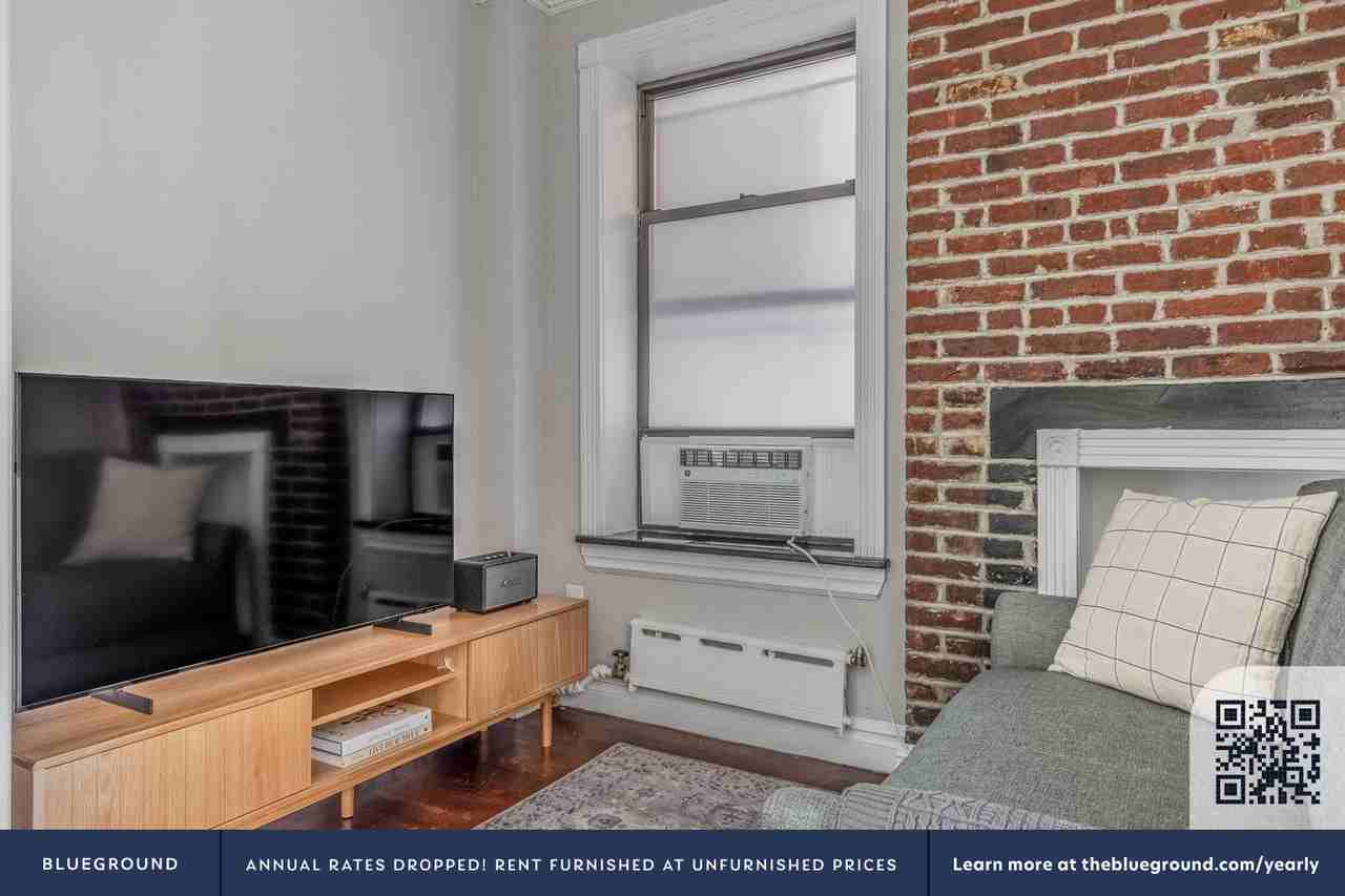 221 Mott Street - Photo 4 of 41