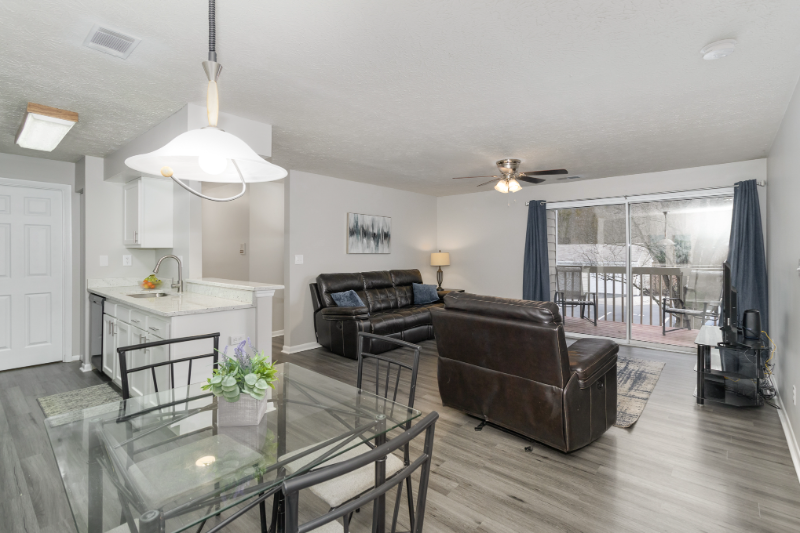 50 Creekwood Dr - Photo 2 of 12