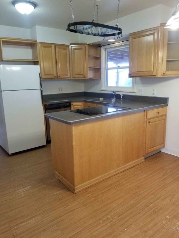 915 Wicks Ln - Photo 4 of 12