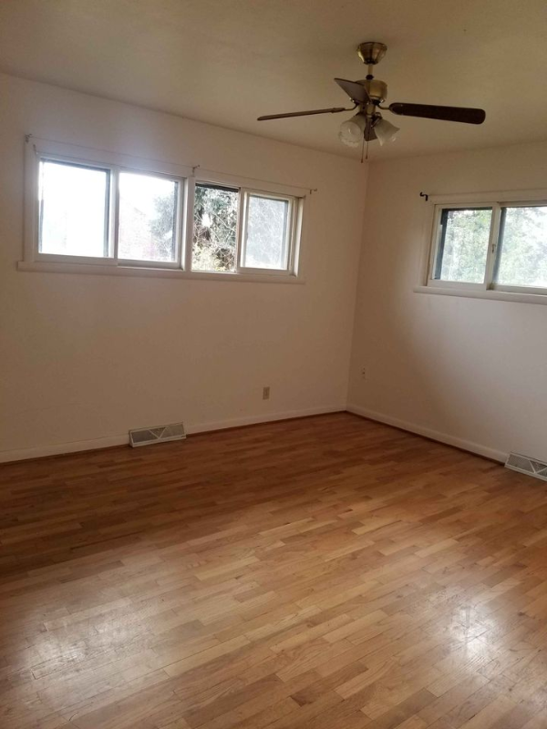 915 Wicks Ln - Photo 6 of 12