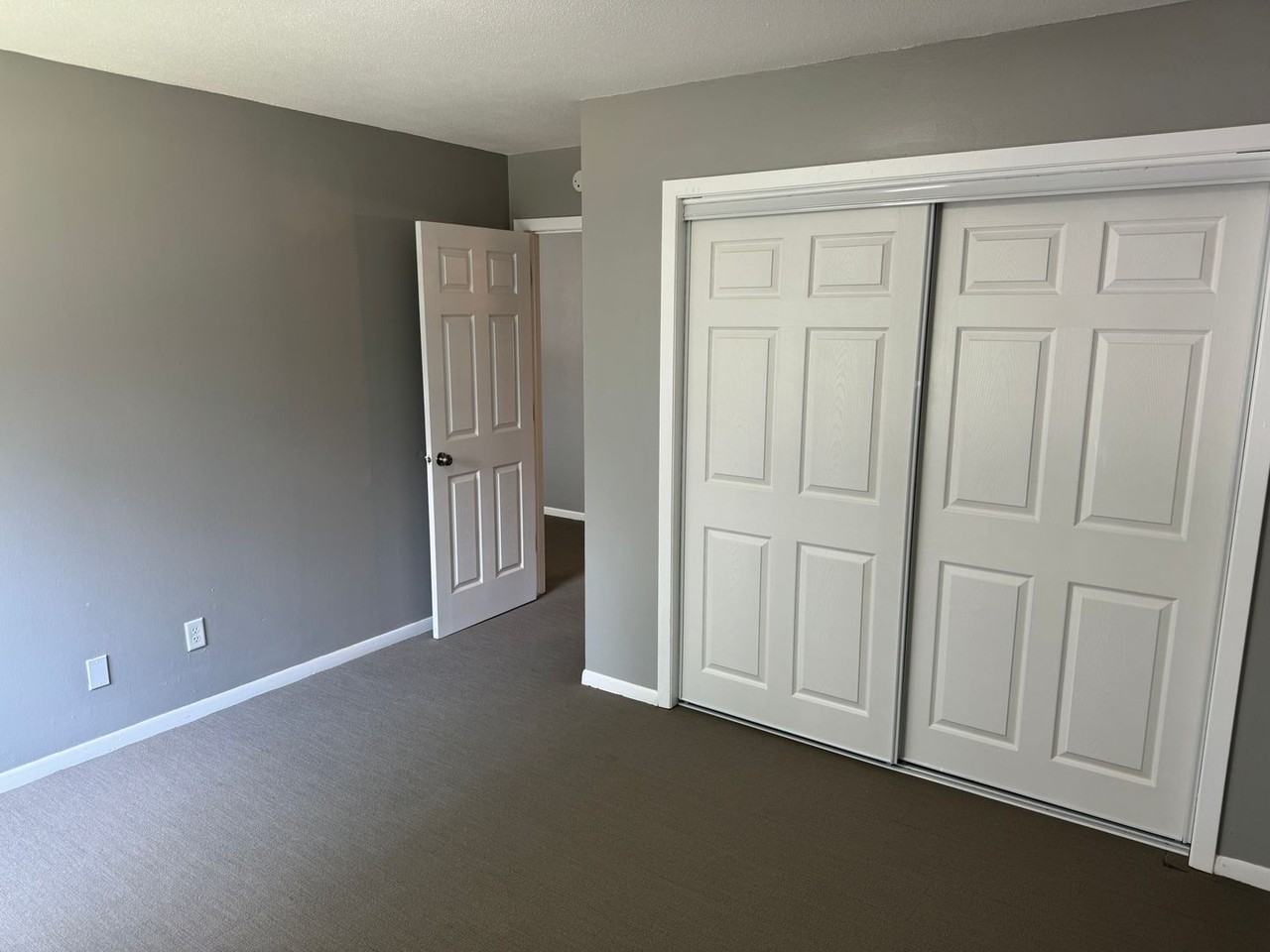 1315 Dowling Ave N - Photo 5 of 18