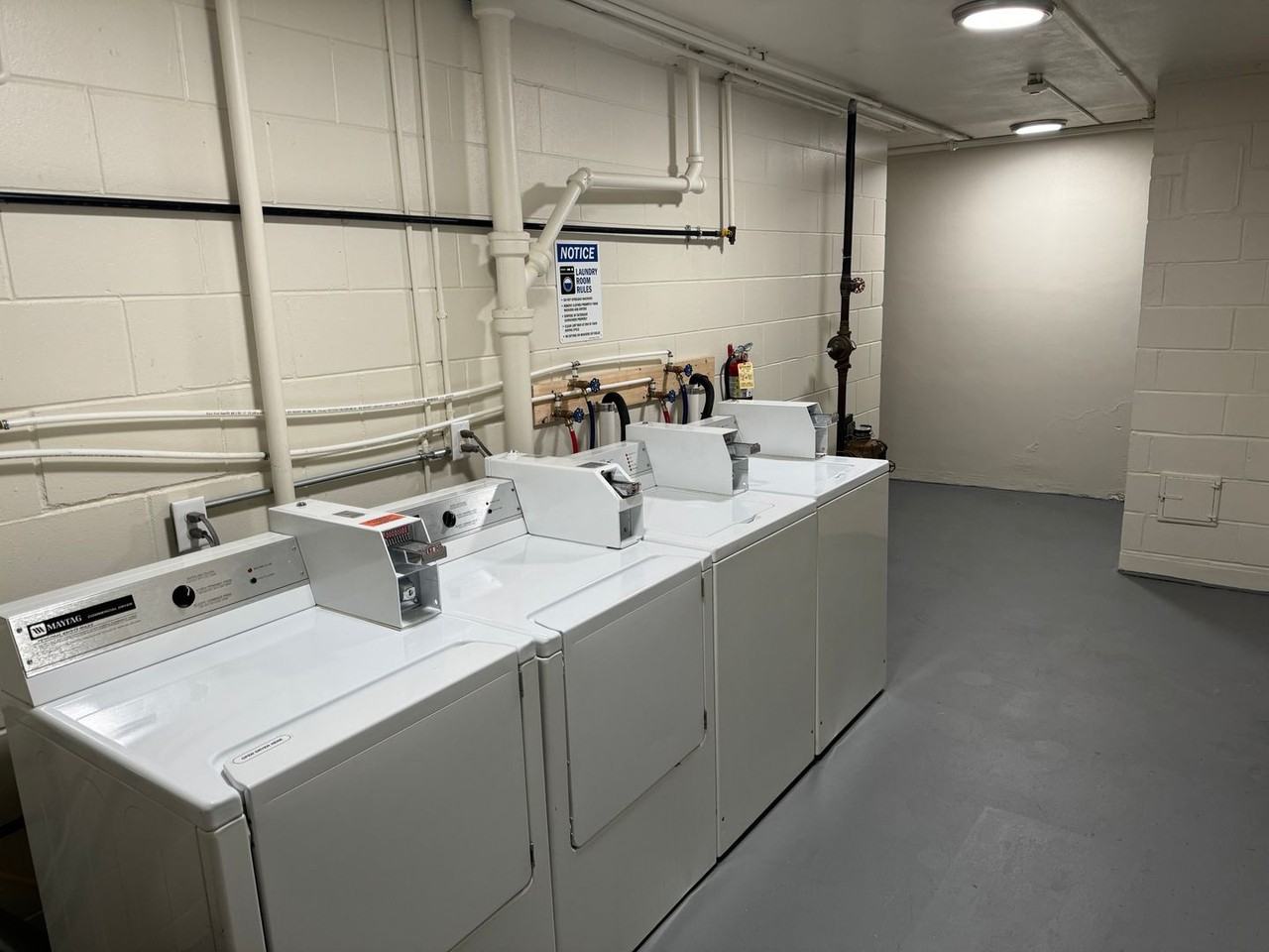 1315 Dowling Ave N - Photo 7 of 18