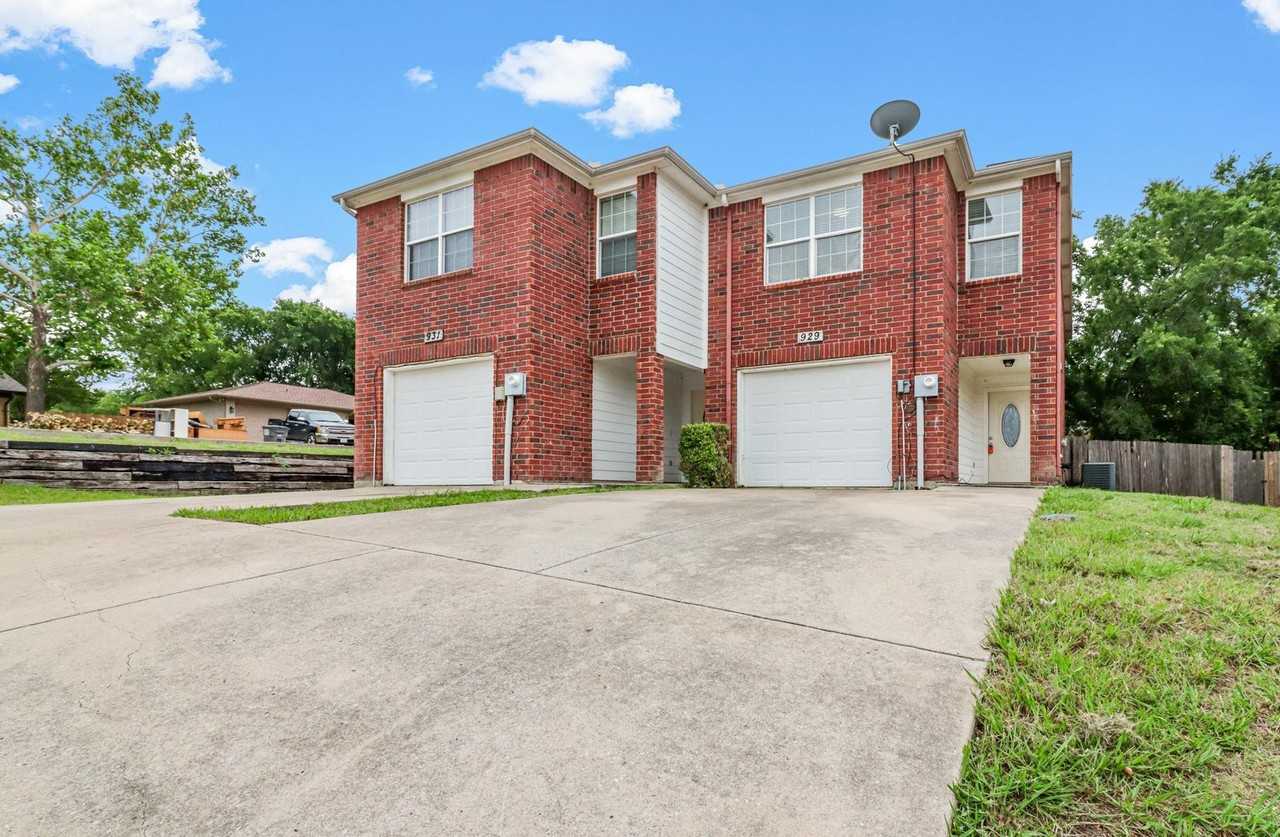 929-931 Parkplace Ridge - Photo 2 of 29