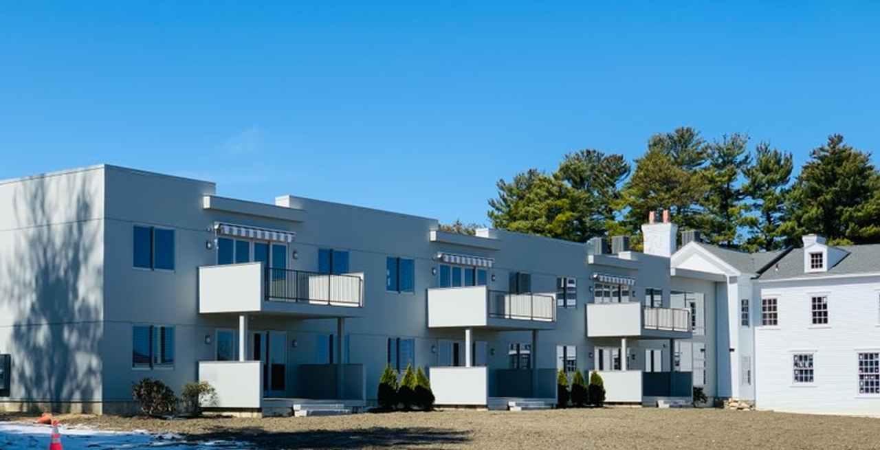 The Manor House - Photo 2 of 2