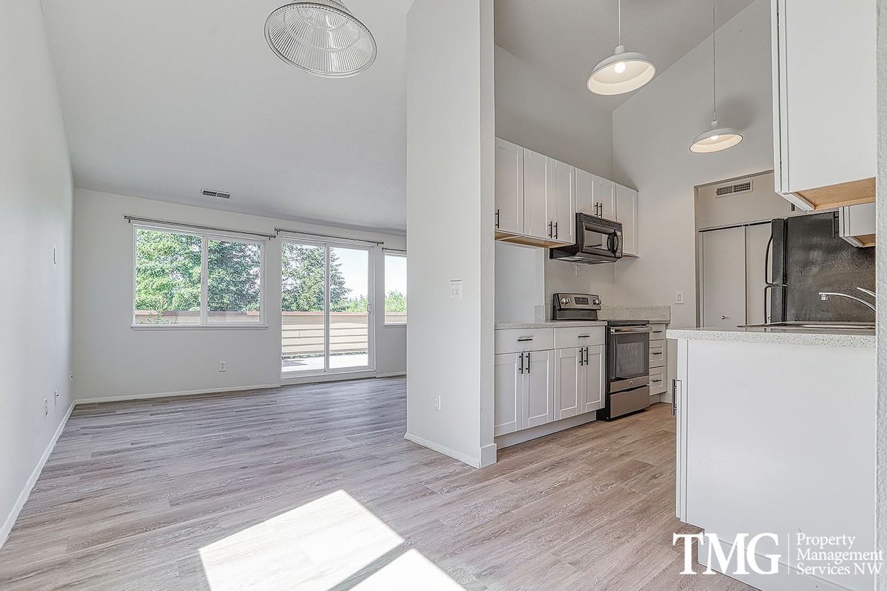 1621 Ne 113th St #431 - Photo 2 of 32