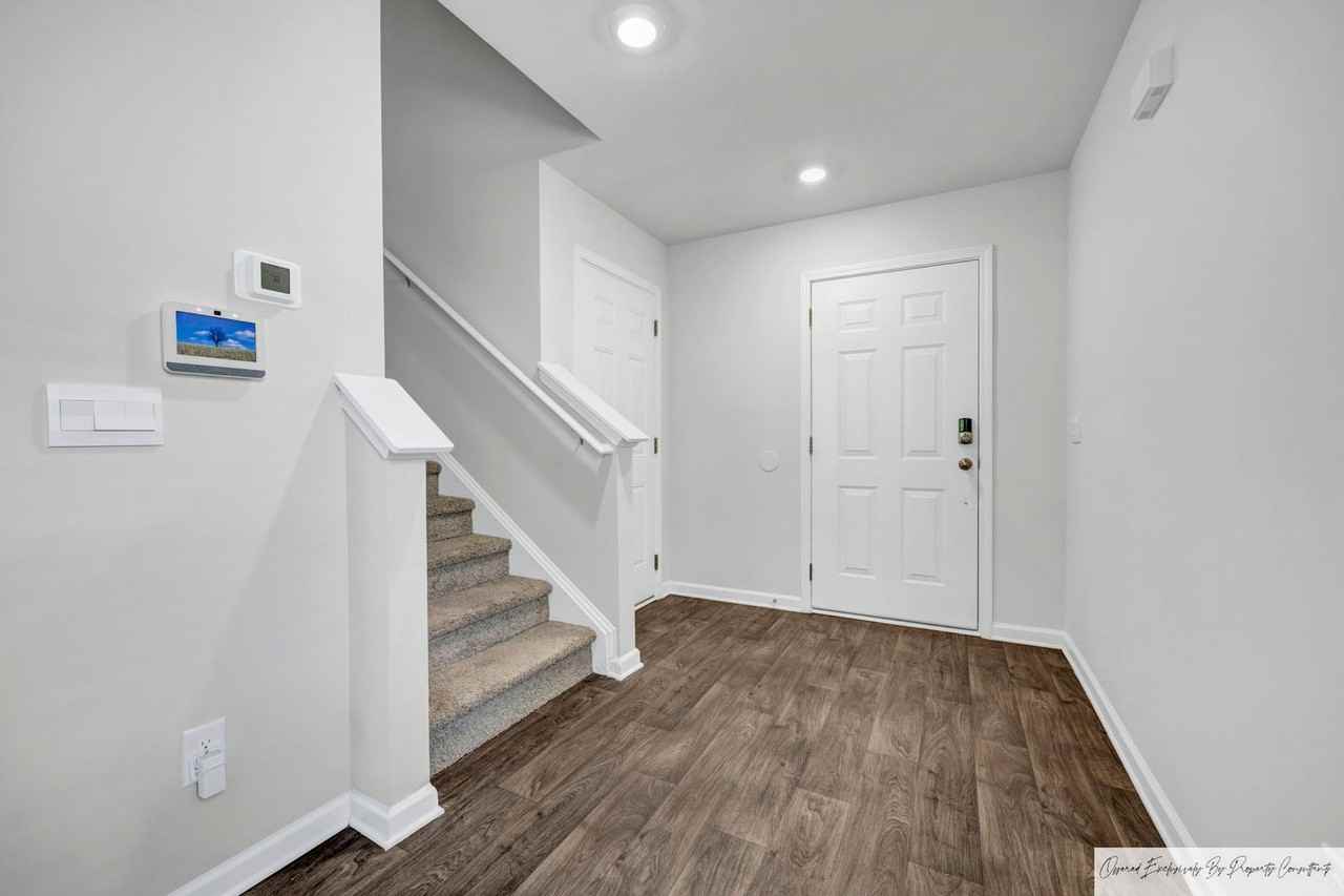 2128 Elmridge Rd - Photo 3 of 35