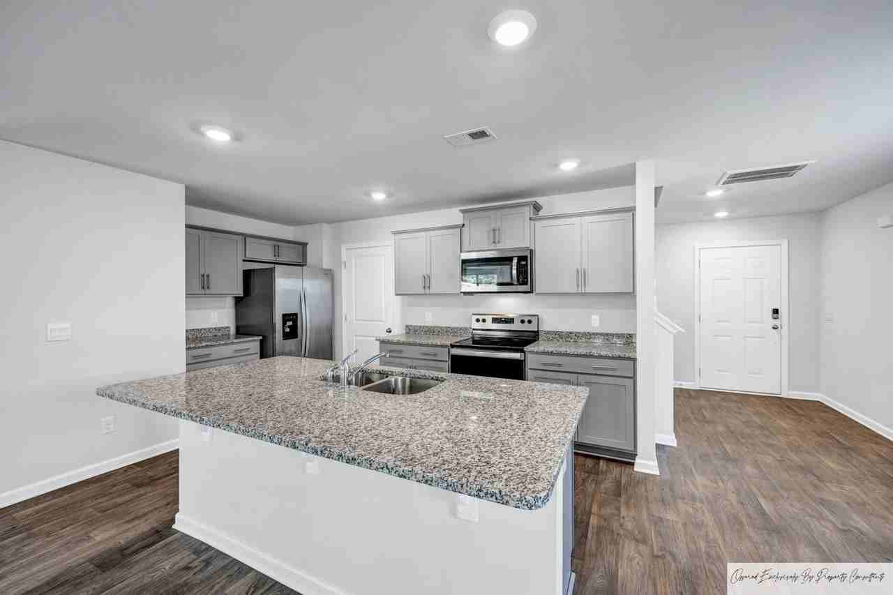 2128 Elmridge Rd - Photo 5 of 35