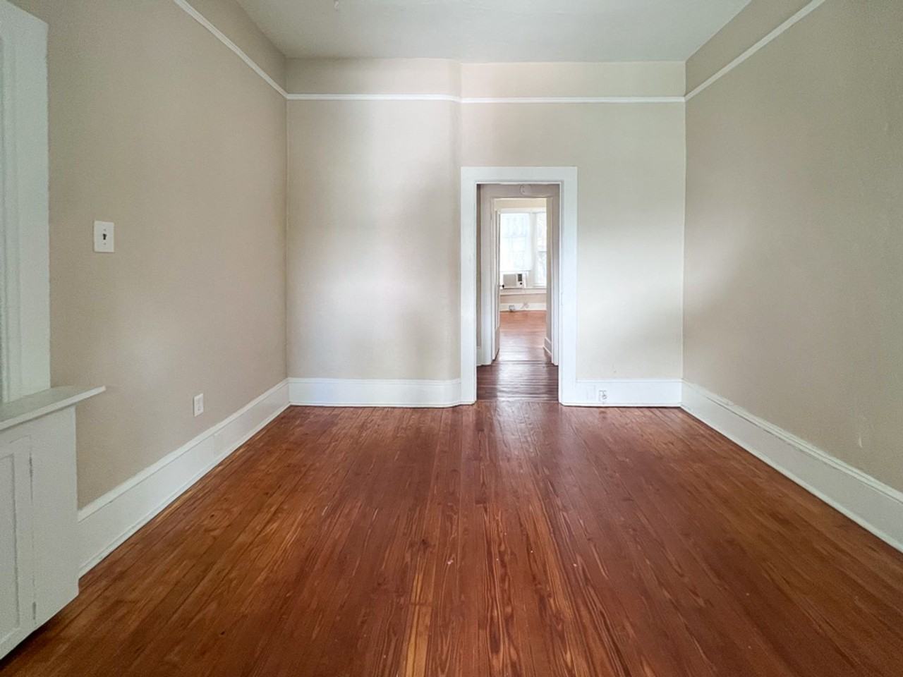 208 Ne 4th St - Photo 2 of 17