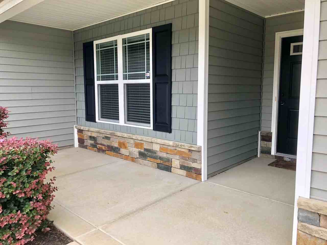 193 Angel Oak Dr - Photo 2 of 23