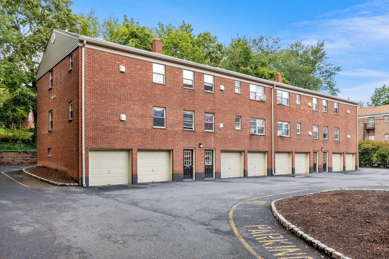 River Edge Commons LLC - Photo 4 of 14