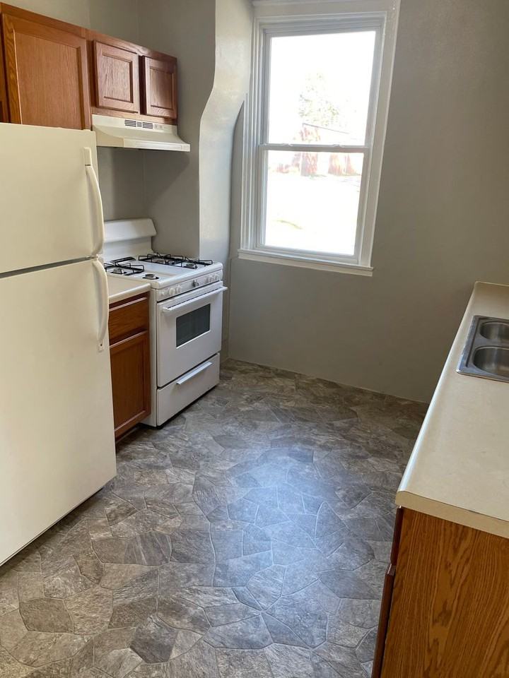 122 E State St - Photo 6 of 13