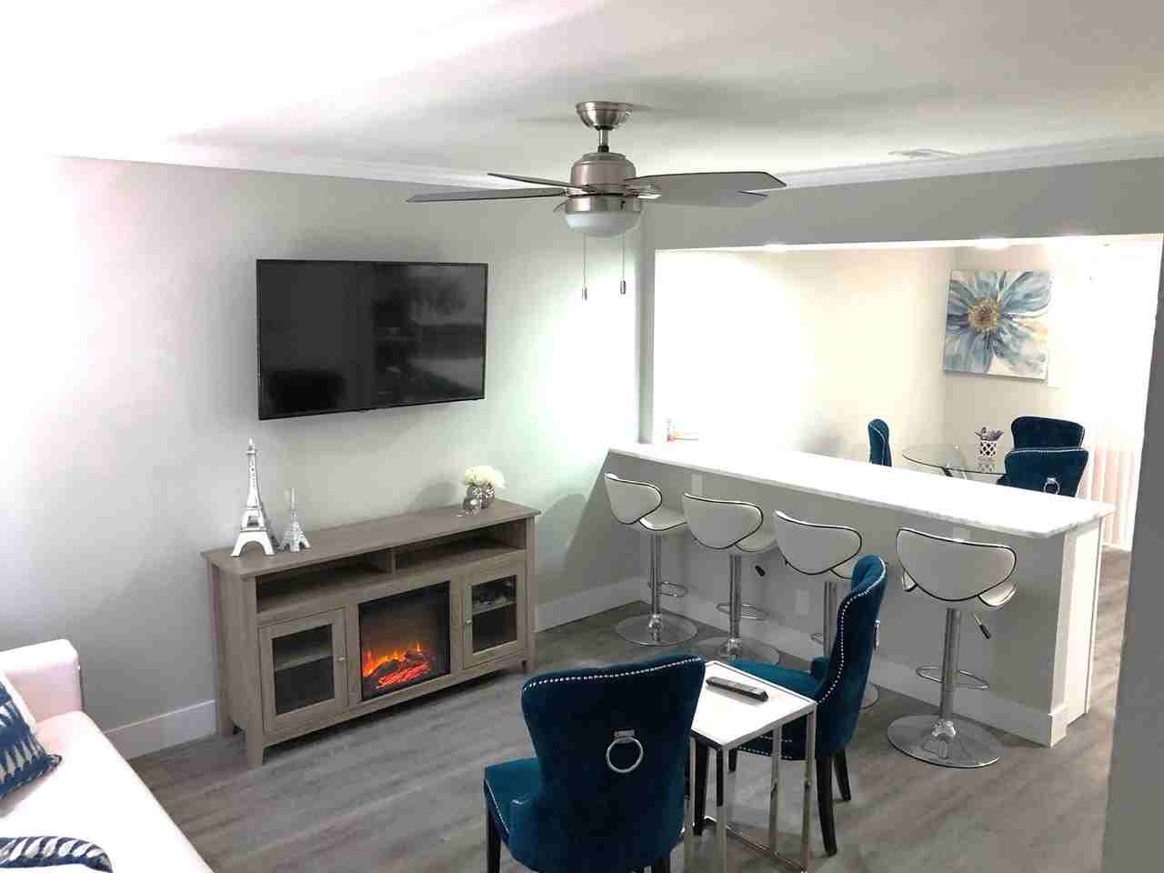 246 Irwin Pl - Photo 2 of 7