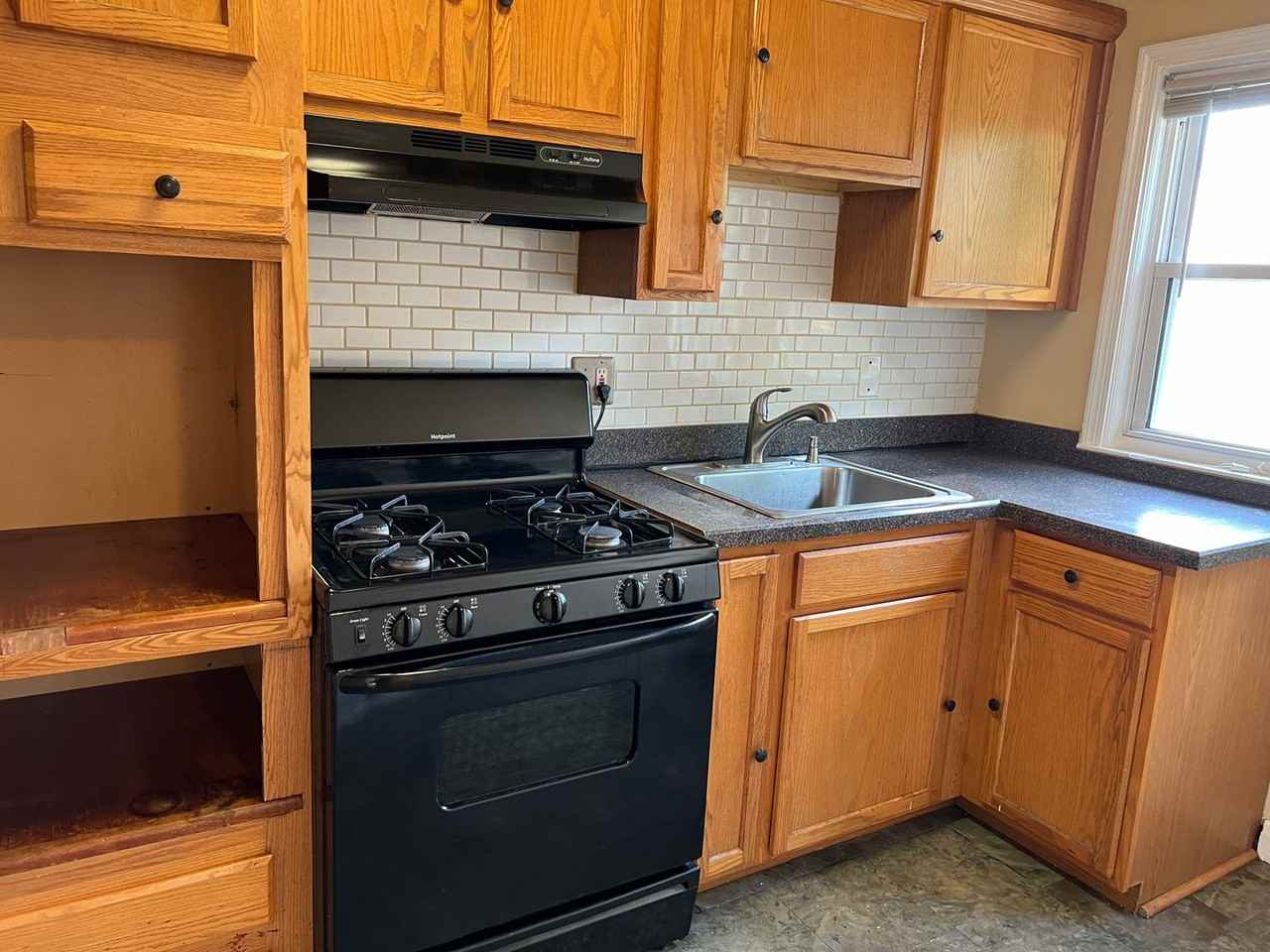 4831 Sinclair Ln - Photo 6 of 26