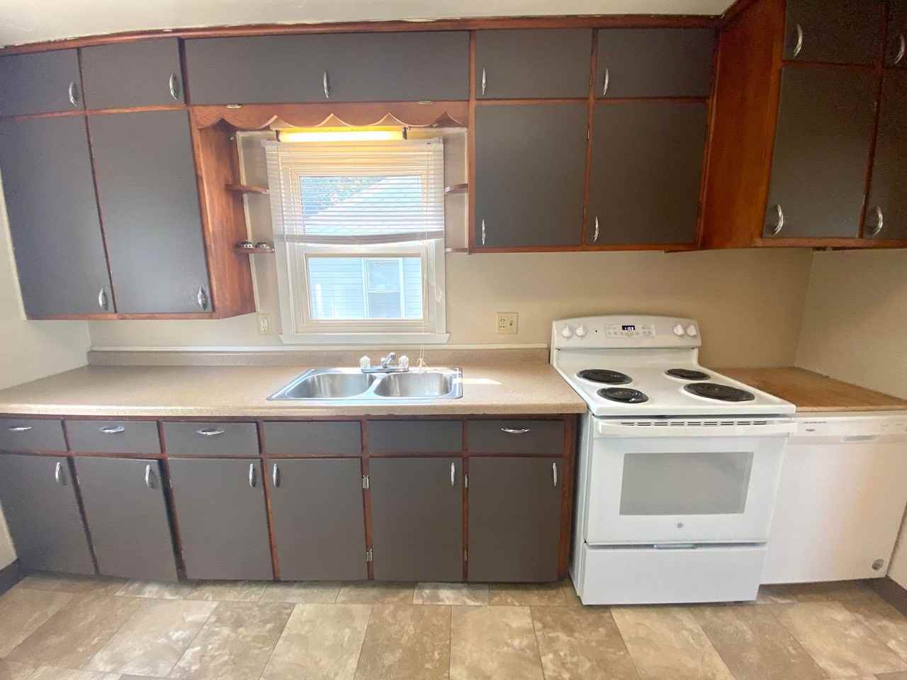 1521 North University Drive - Photo 7 of 25