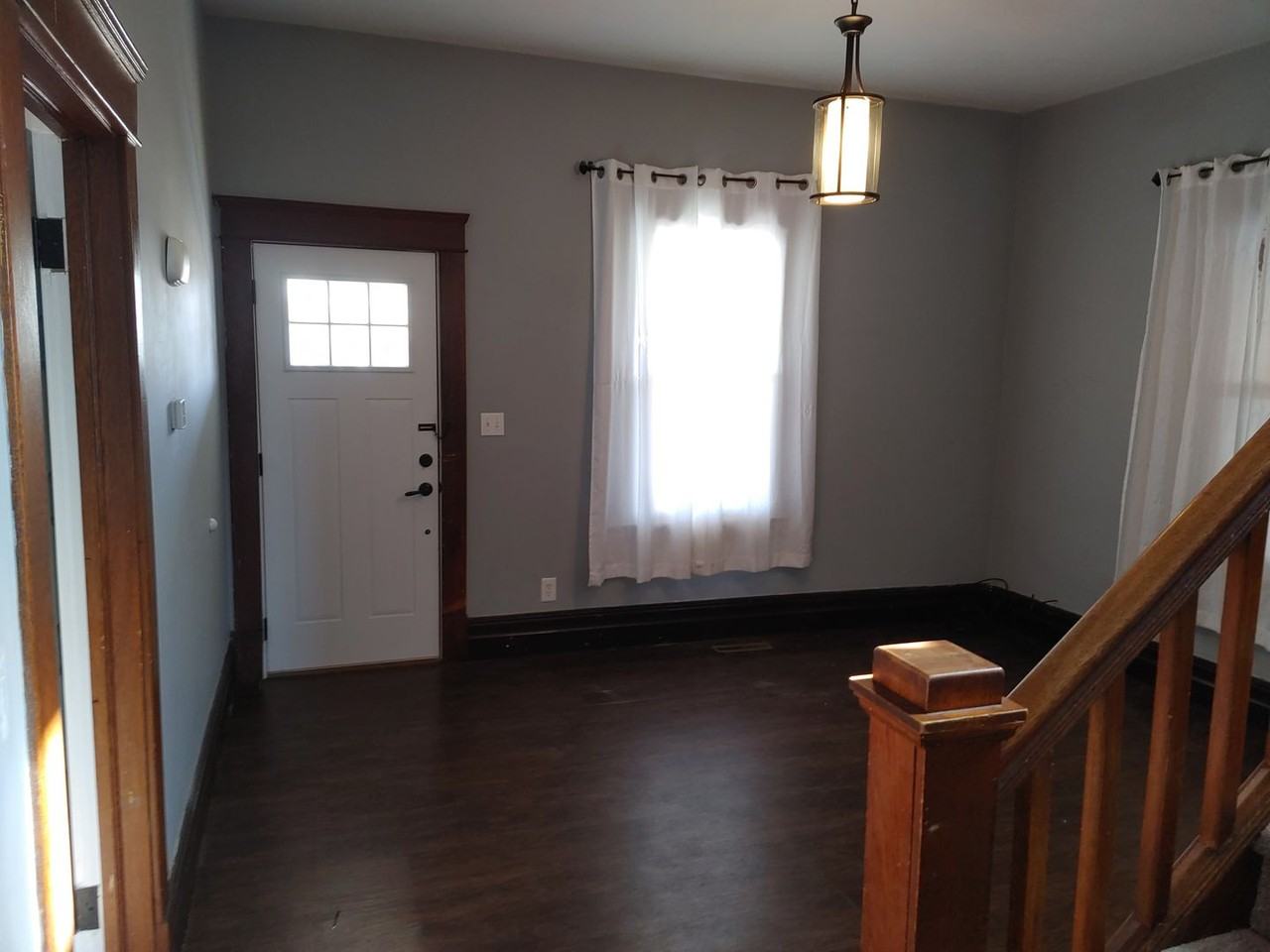 304 37th St - Photo 2 of 17