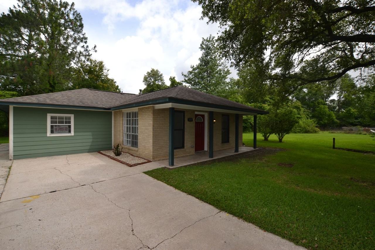 1857 Theron Dr - Photo 3 of 48