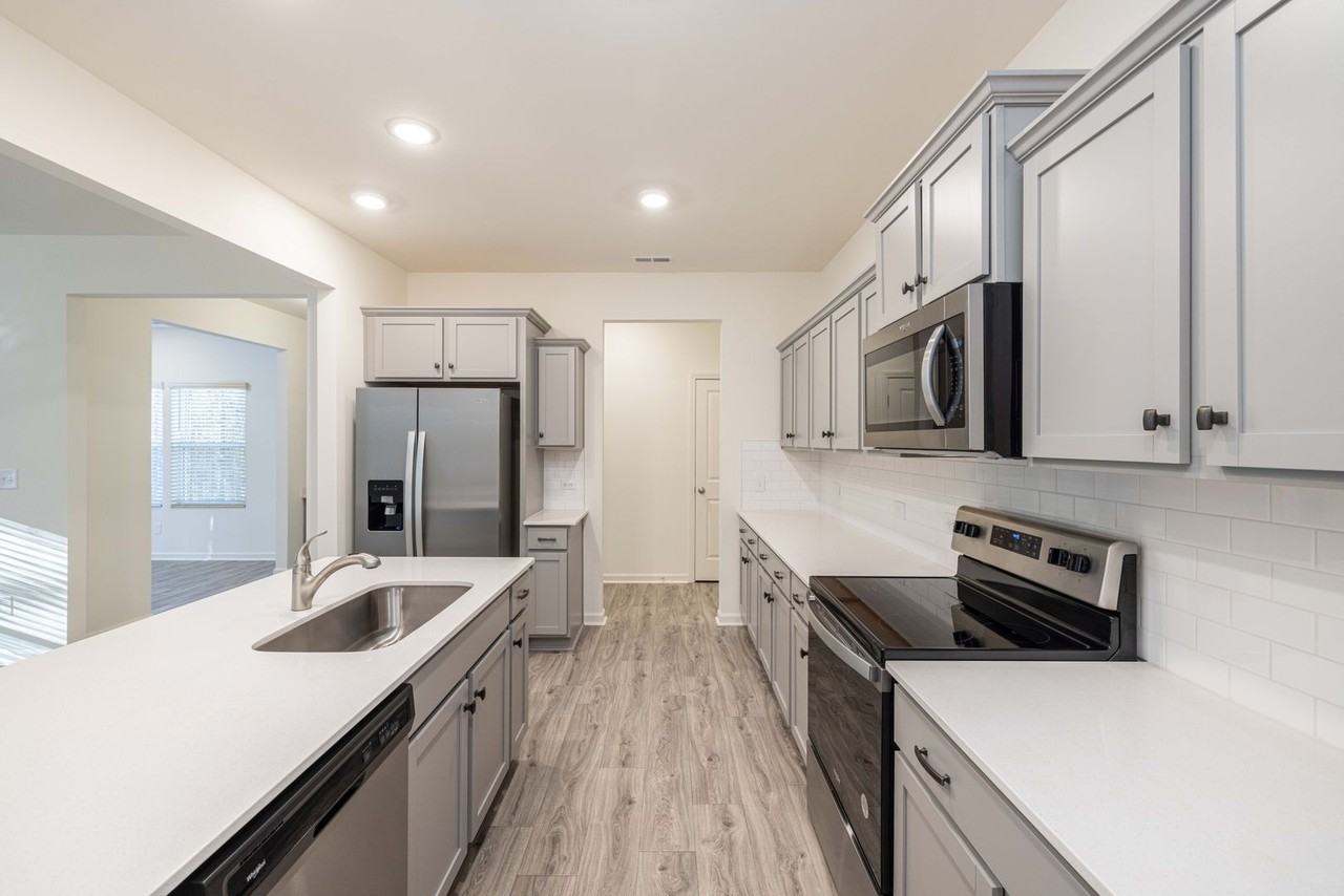 109 Gaelic Dr - Photo 4 of 14