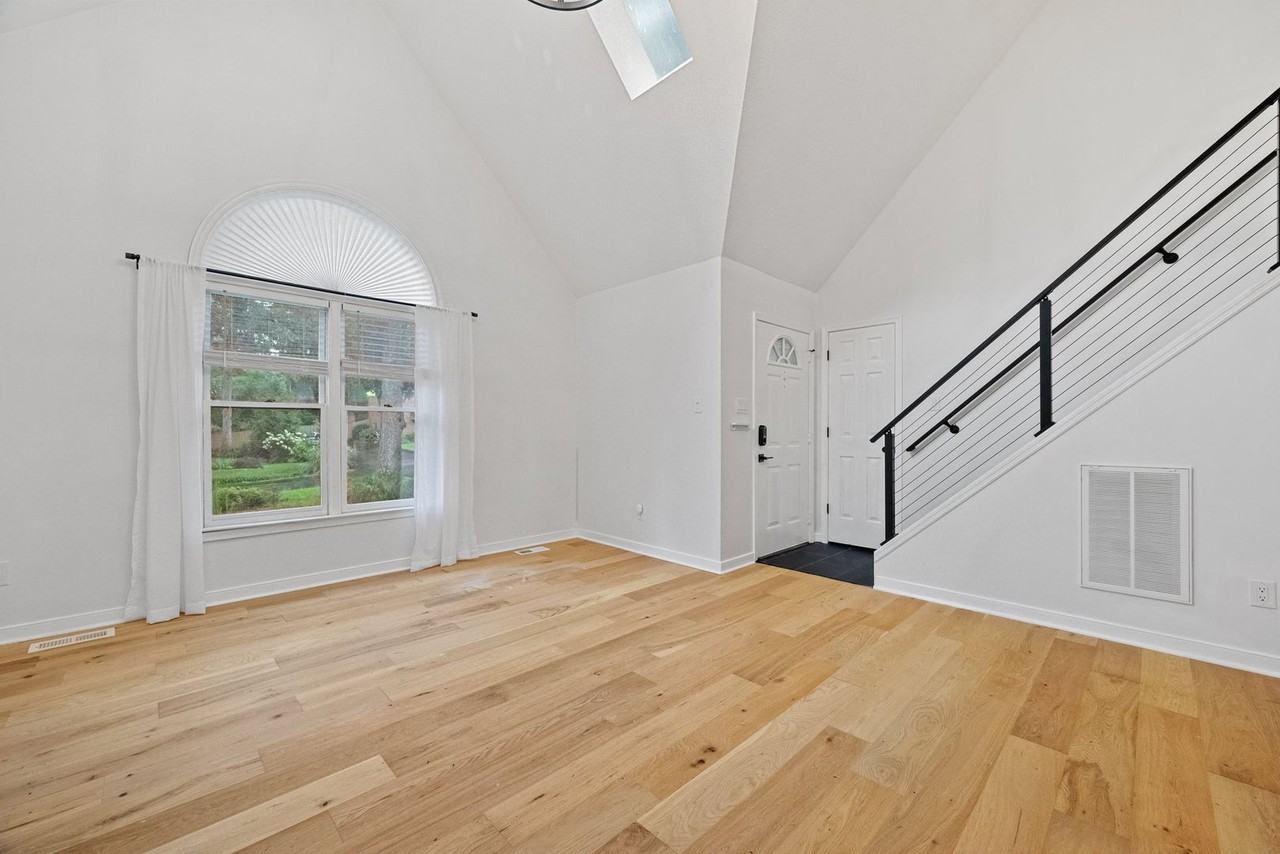 6608 Wexford Ln - Photo 2 of 34