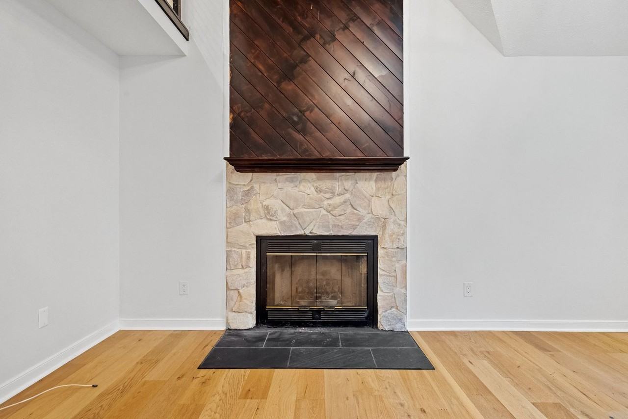 6608 Wexford Ln - Photo 3 of 34