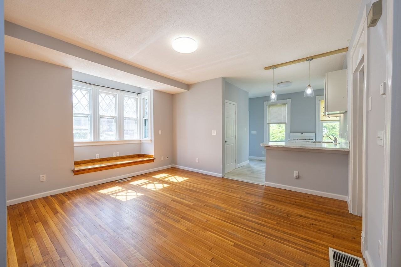 260 W Main St - Photo 2 of 10