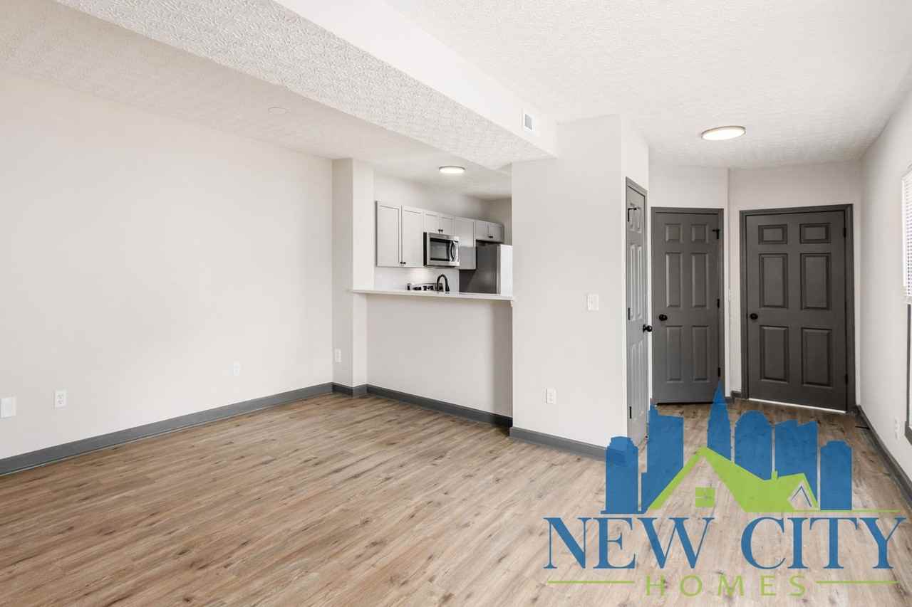 1271-1273 W Broad St. Columbus, Ohio 43222 - Photo 2 of 31