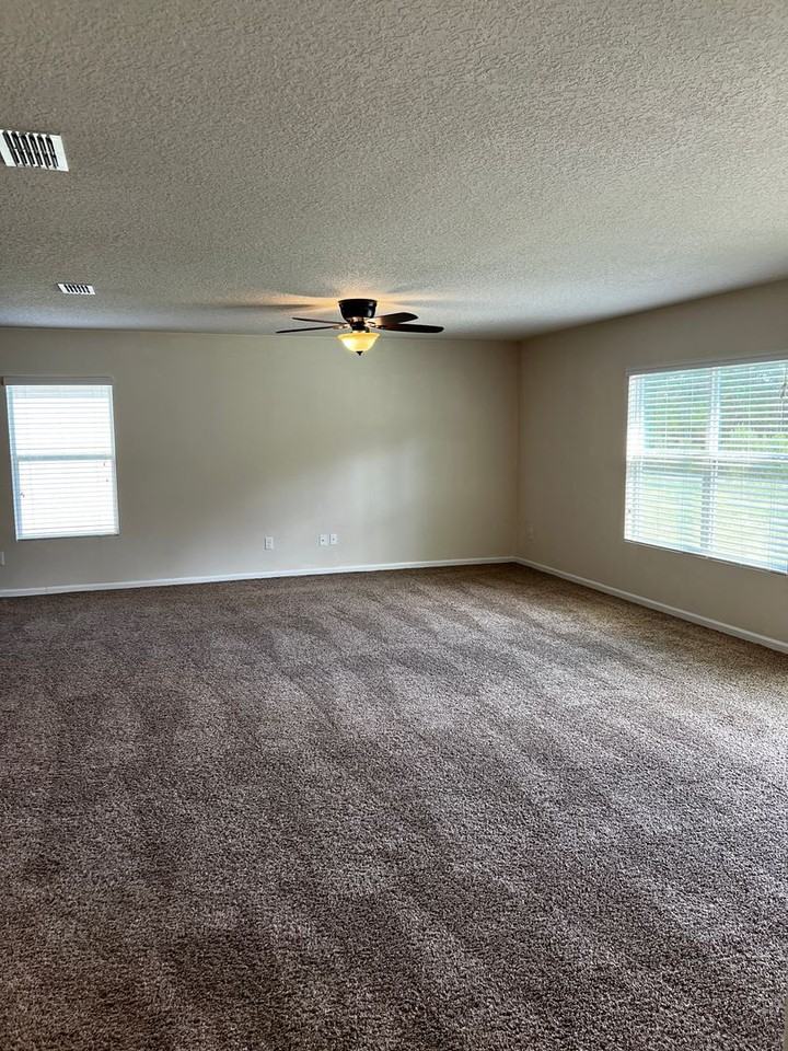 232 Brooklet Cir - Photo 4 of 18