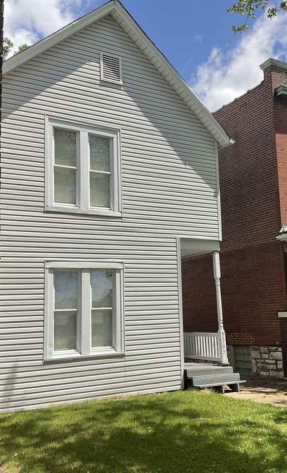 5363 Arsenal St - Photo 2 of 16