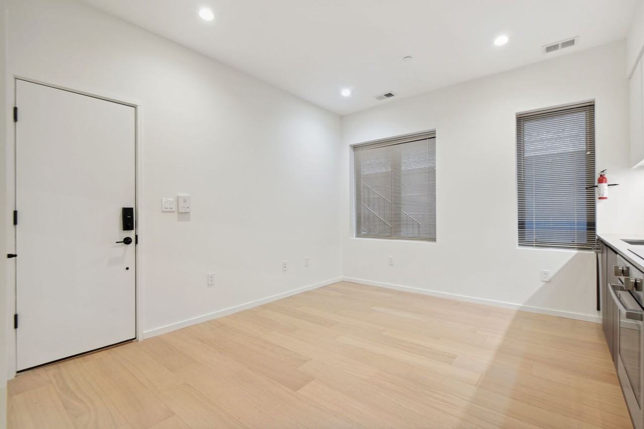 424 M St Nw #2 - Photo 3 of 14