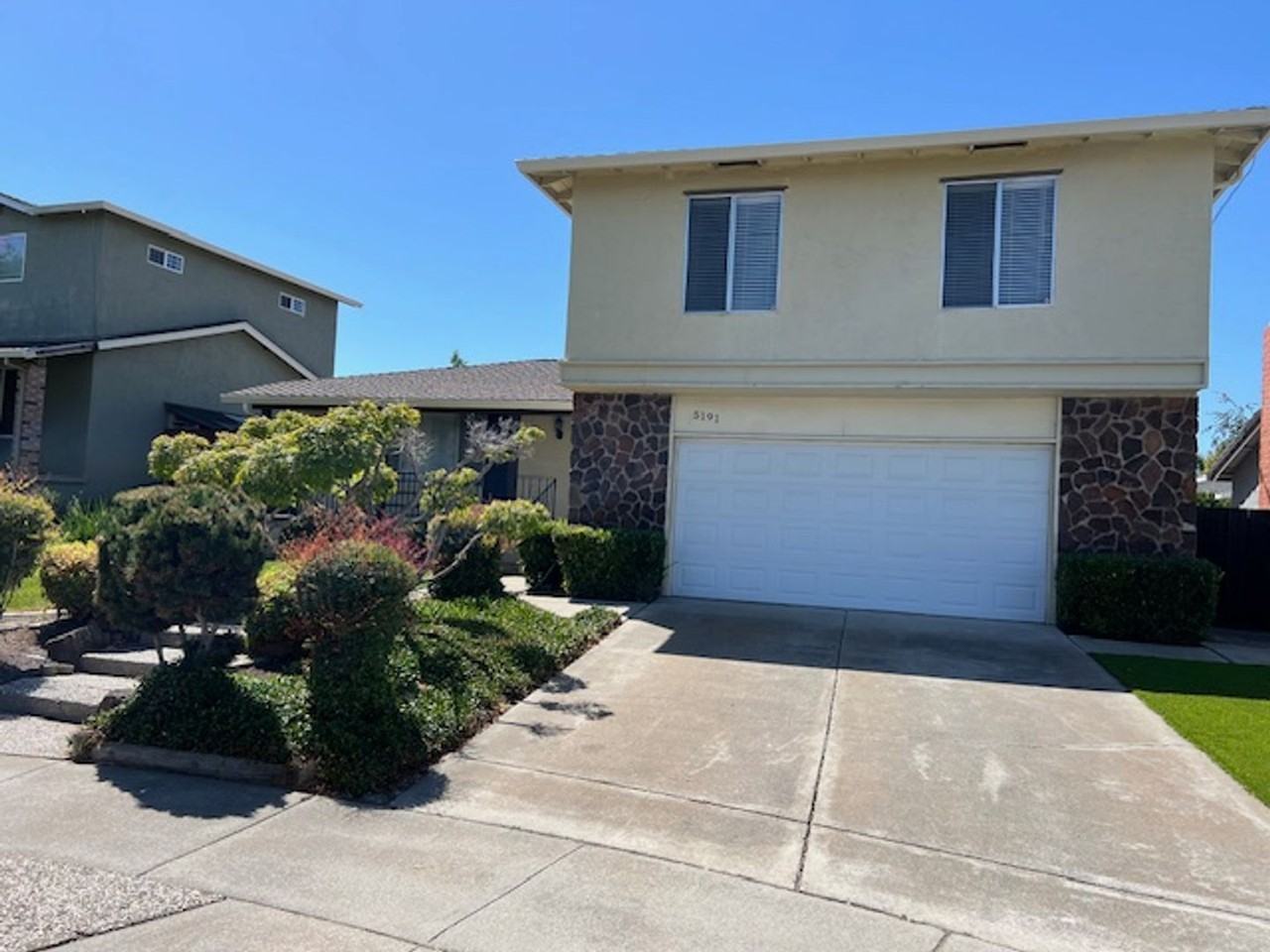 5191 Devon Park Ct - Photo 2 of 17