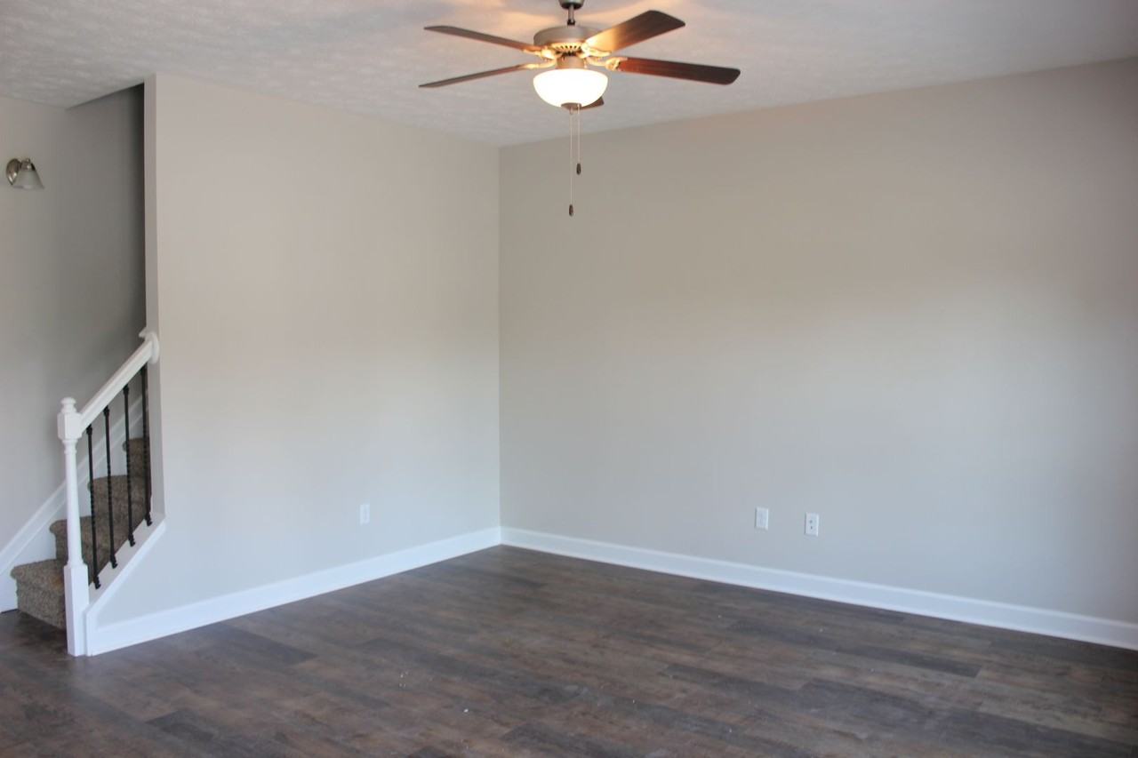 171 Cedar Point Ln - Photo 2 of 14