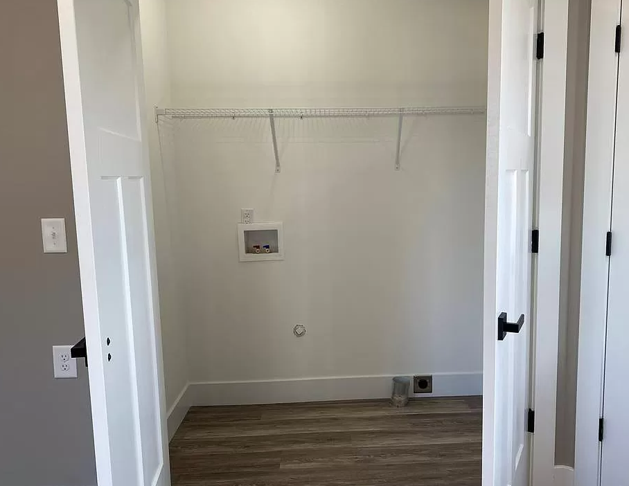 110 E Ballard St #A - Photo 3 of 14