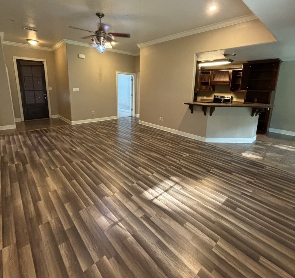 503 Woodland Pkwy #NA - Photo 3 of 13