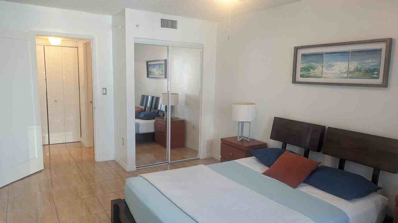 850 N Miami Ave - Photo 3 of 20