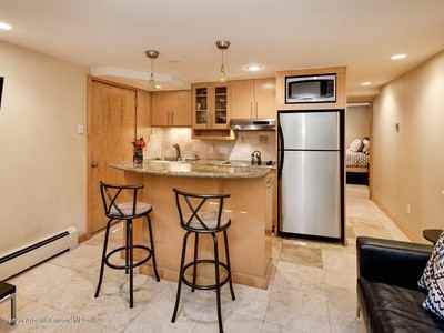 333 W Main St #B - Photo 7 of 8