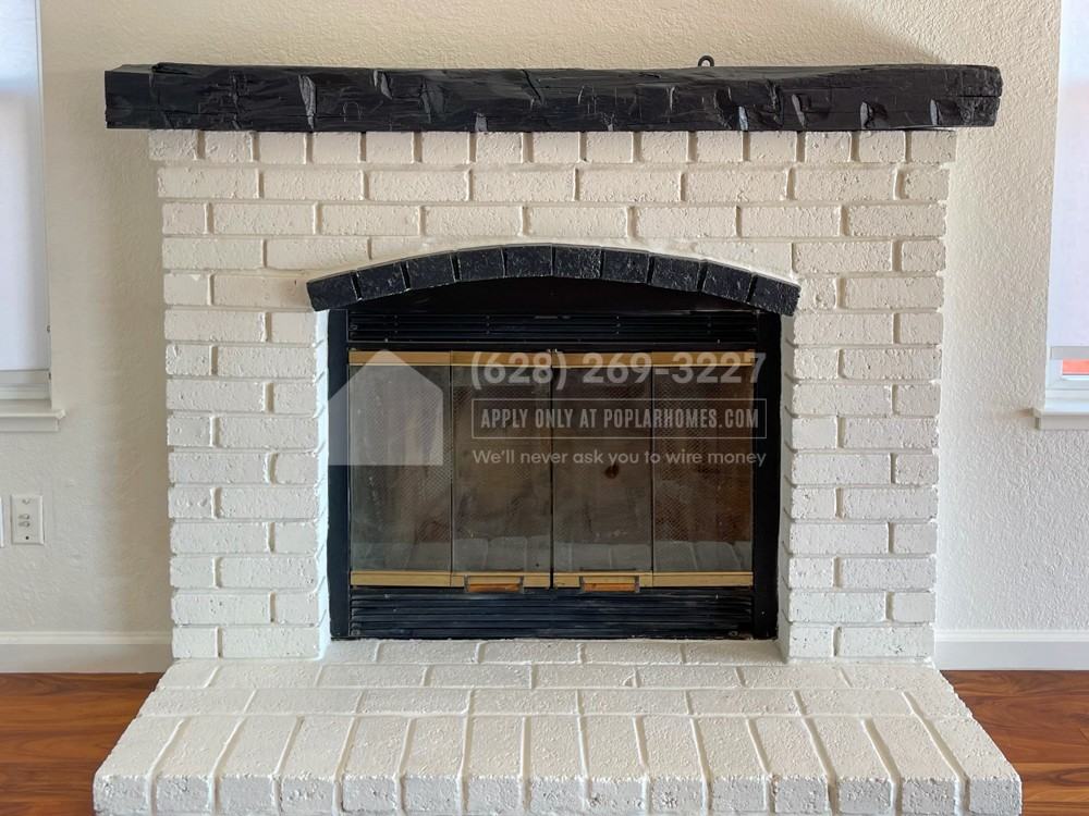 372 Yachtsman Dr - Photo 3 of 16