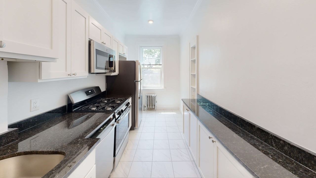 CHR Brighton Apartments - Photo 4 of 34