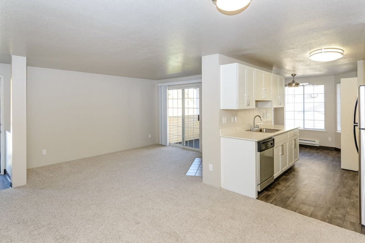 Cambridge Court - Photo 7 of 27