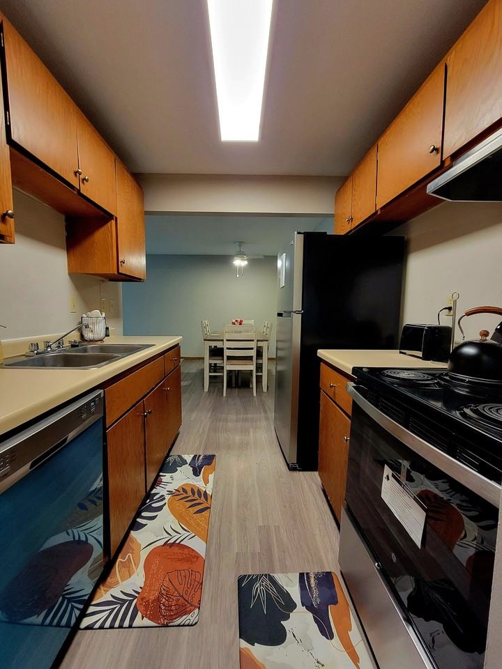 Silver Pines - Photo 7 of 15