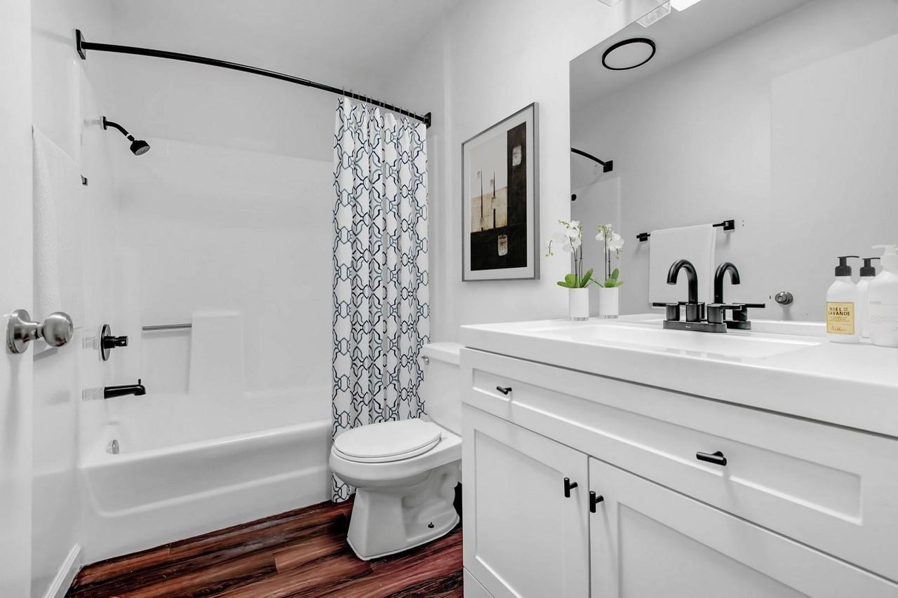 Centinela Apartments - Photo 5 of 8
