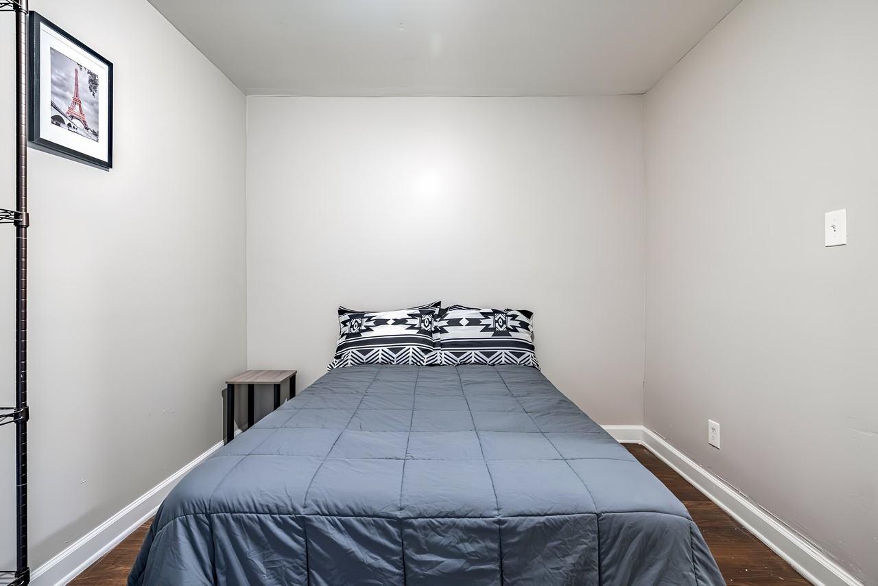 Camelot Pkwy - Photo 5 of 6